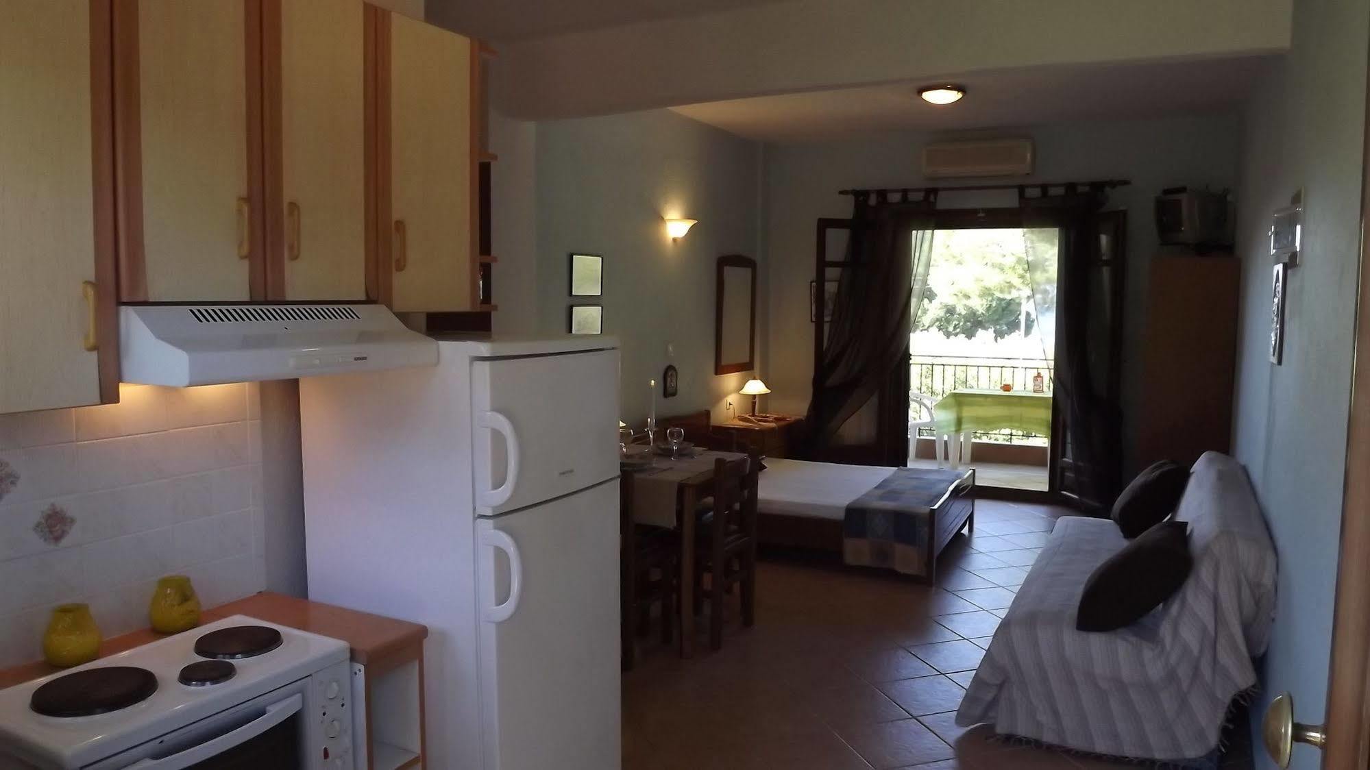 כלקידיקי Pefka Studios & Apartments מראה חיצוני תמונה