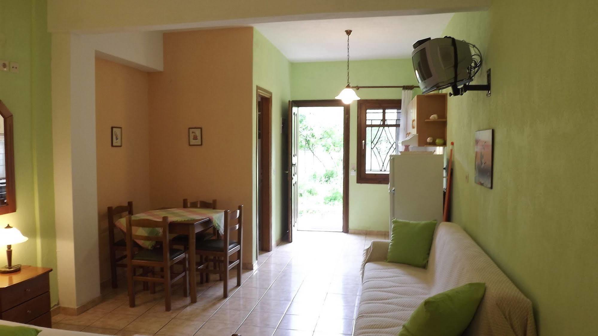 כלקידיקי Pefka Studios & Apartments מראה חיצוני תמונה
